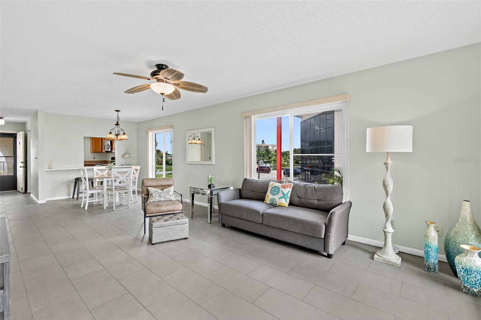 Image 13 of 37 For 201 Saint Lucie Lane 706