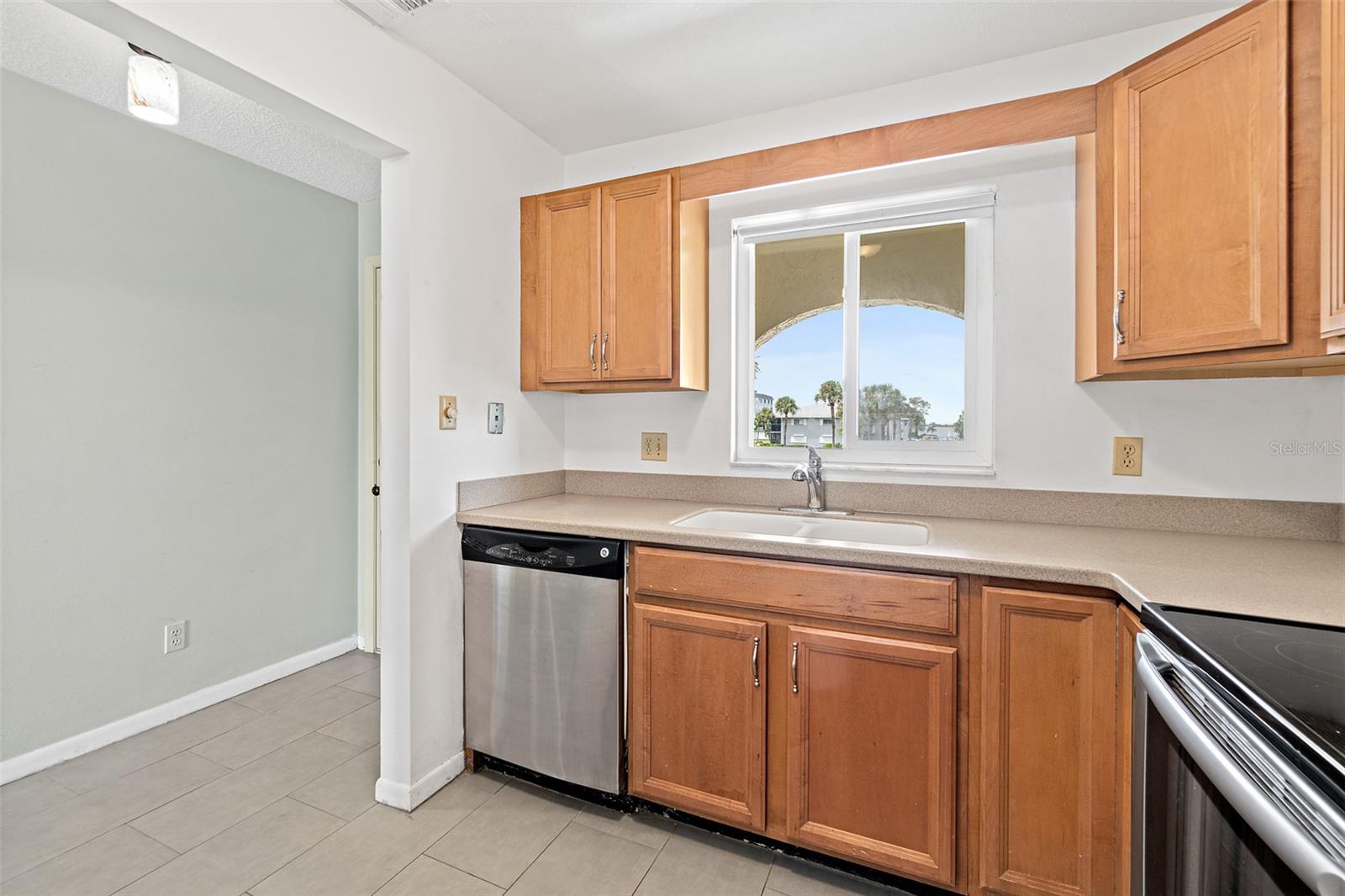 Image 5 of 37 For 201 Saint Lucie Lane 706