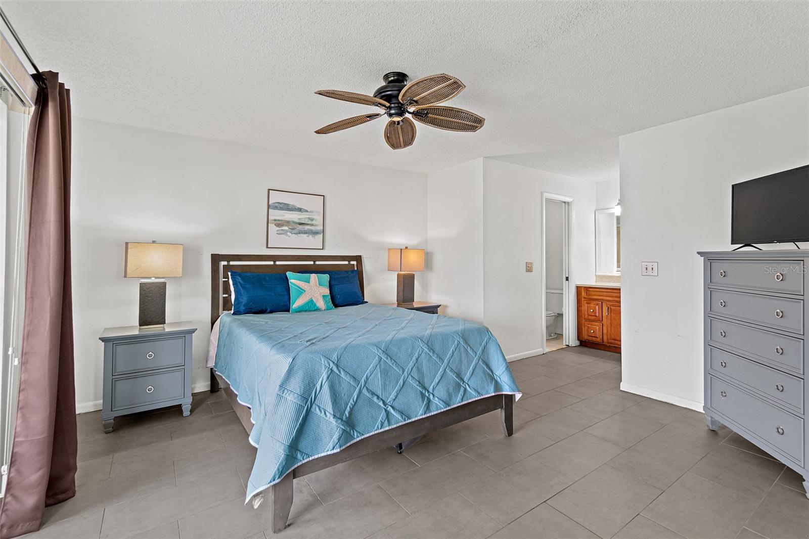 Image 8 of 37 For 201 Saint Lucie Lane 706