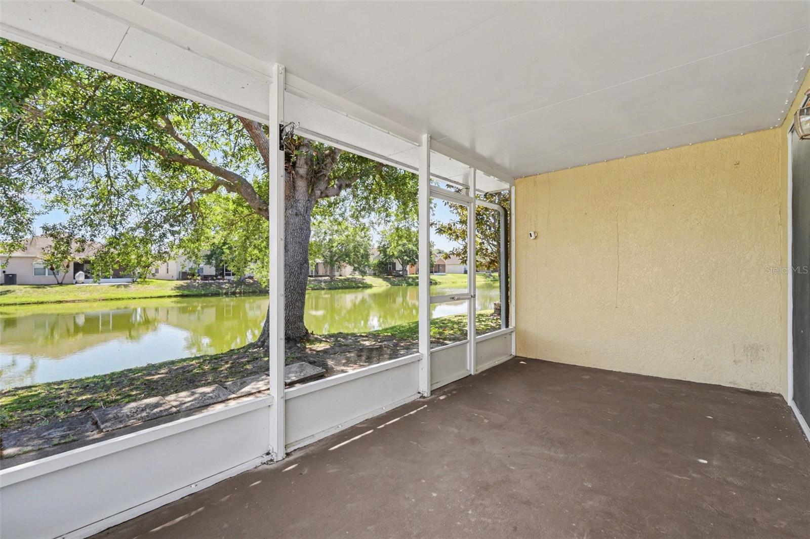 Image 15 of 16 For 531 Cressa Circle