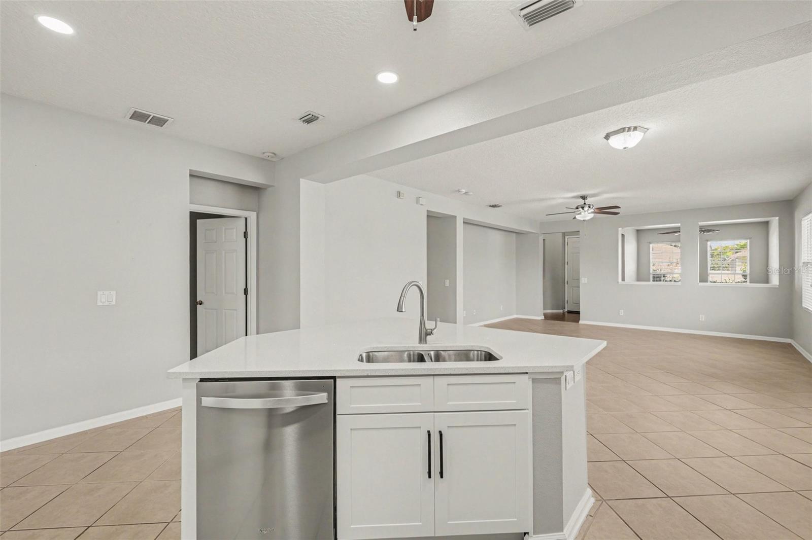 Image 4 of 16 For 531 Cressa Circle