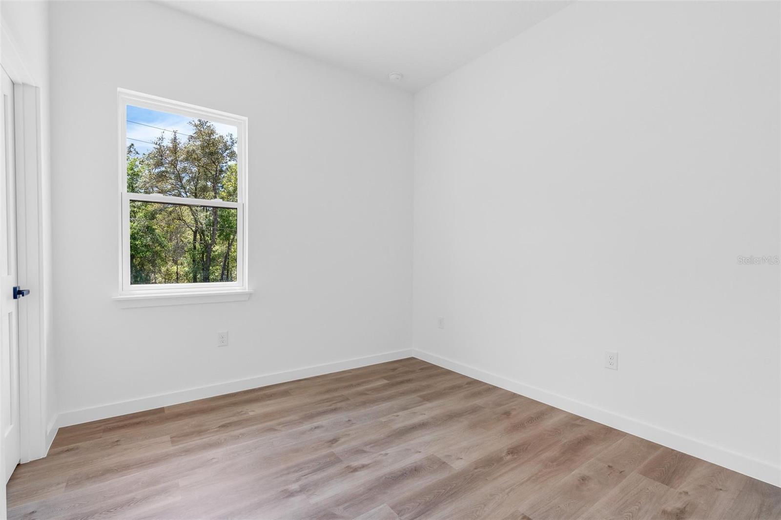 Image 23 of 49 For 8812 Lansen Way