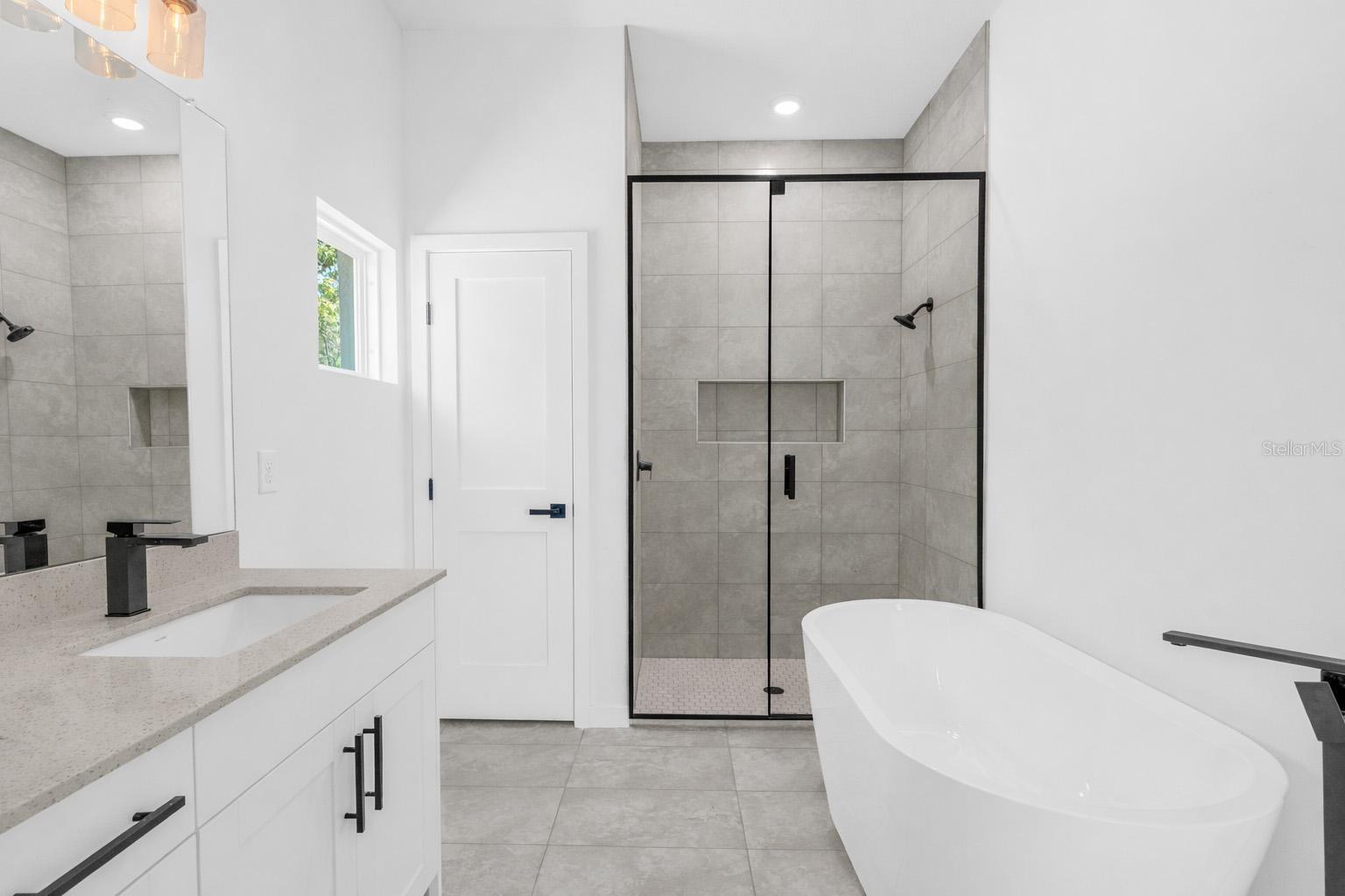 Image 26 of 49 For 8812 Lansen Way