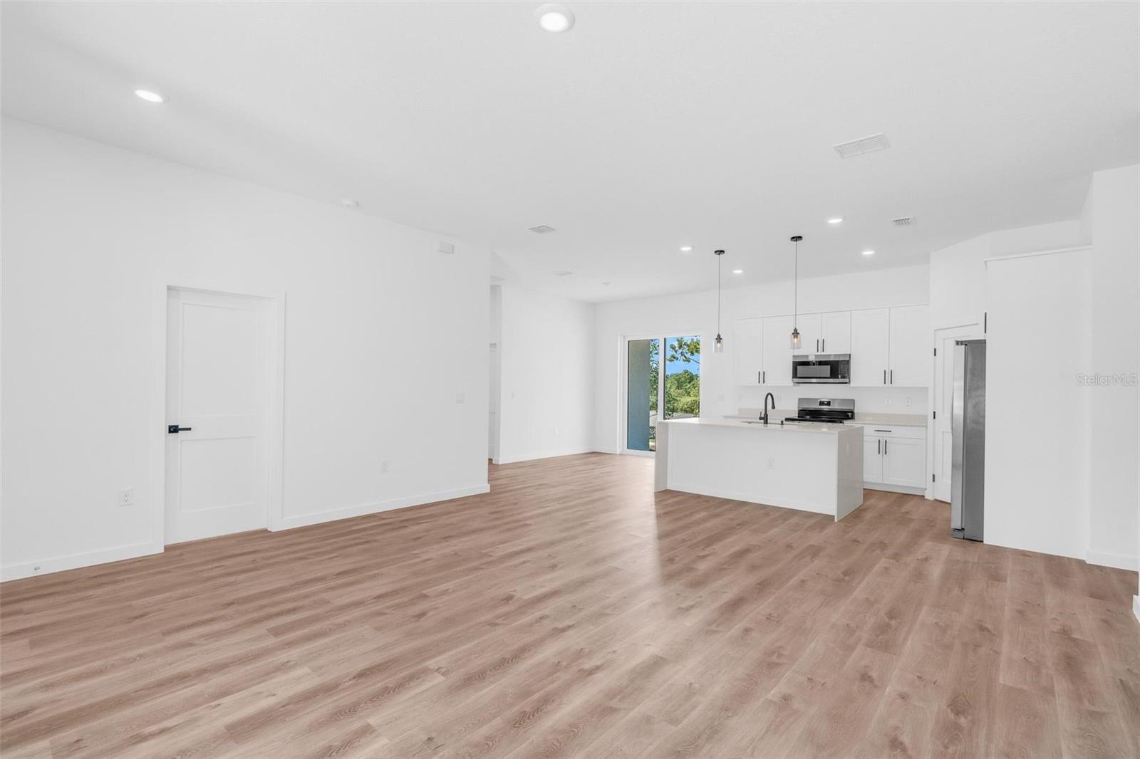 Image 5 of 49 For 8812 Lansen Way