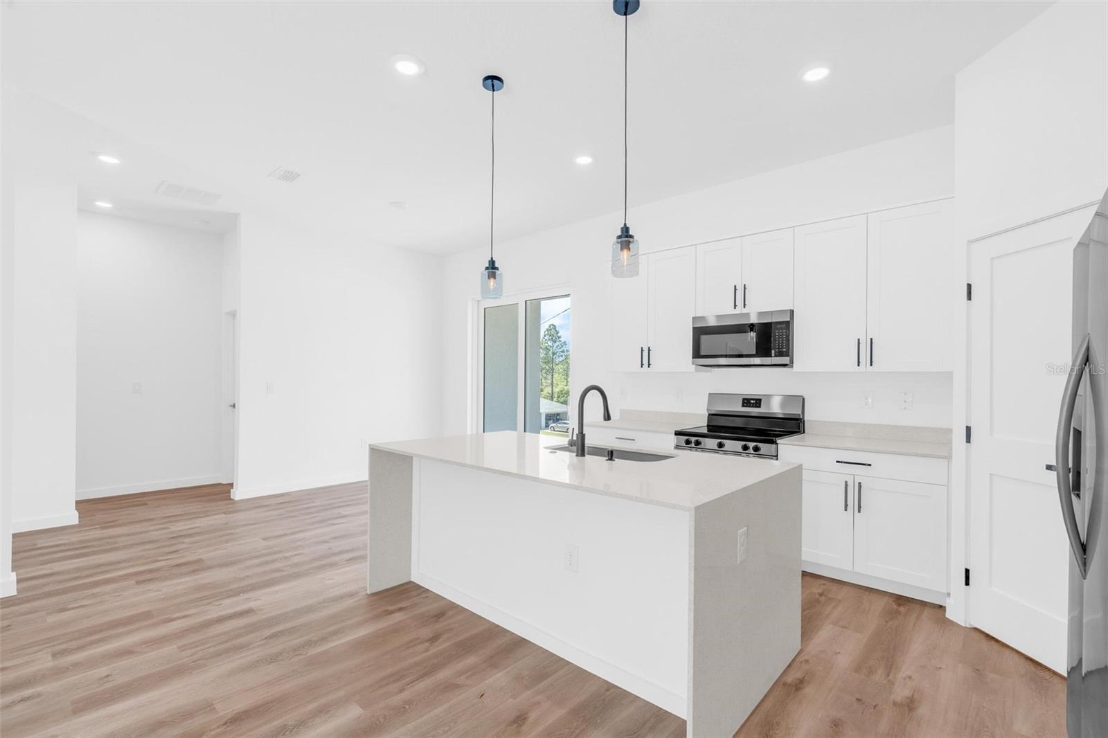 Image 7 of 49 For 8812 Lansen Way