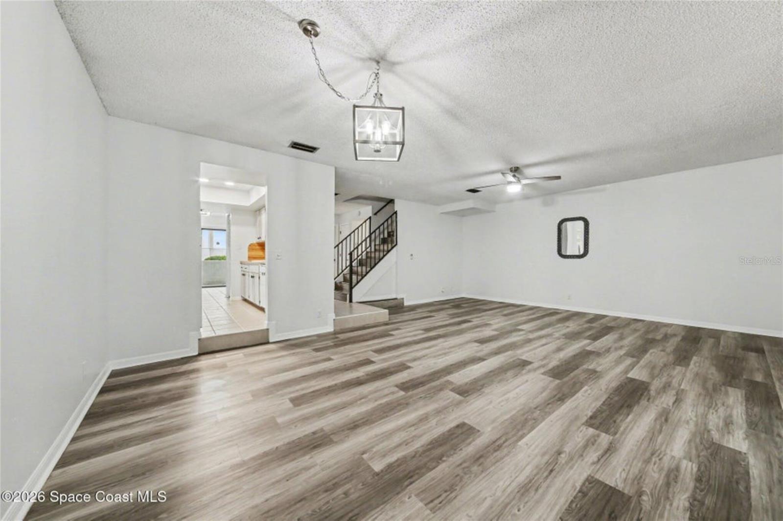 Image 10 of 29 For 1987 Dipol Court