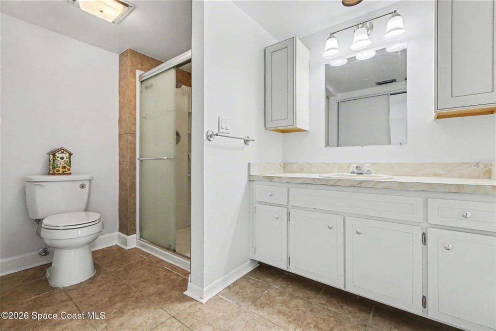 Image 22 of 29 For 1987 Dipol Court