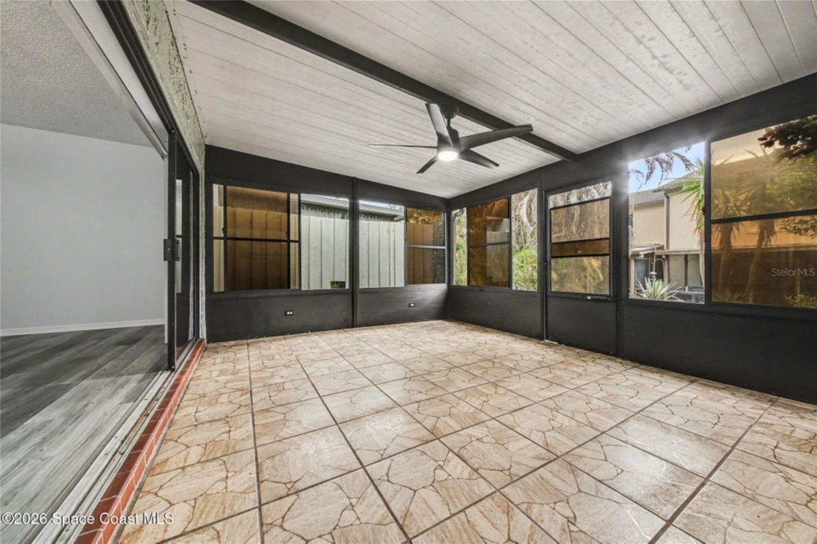 Image 27 of 29 For 1987 Dipol Court