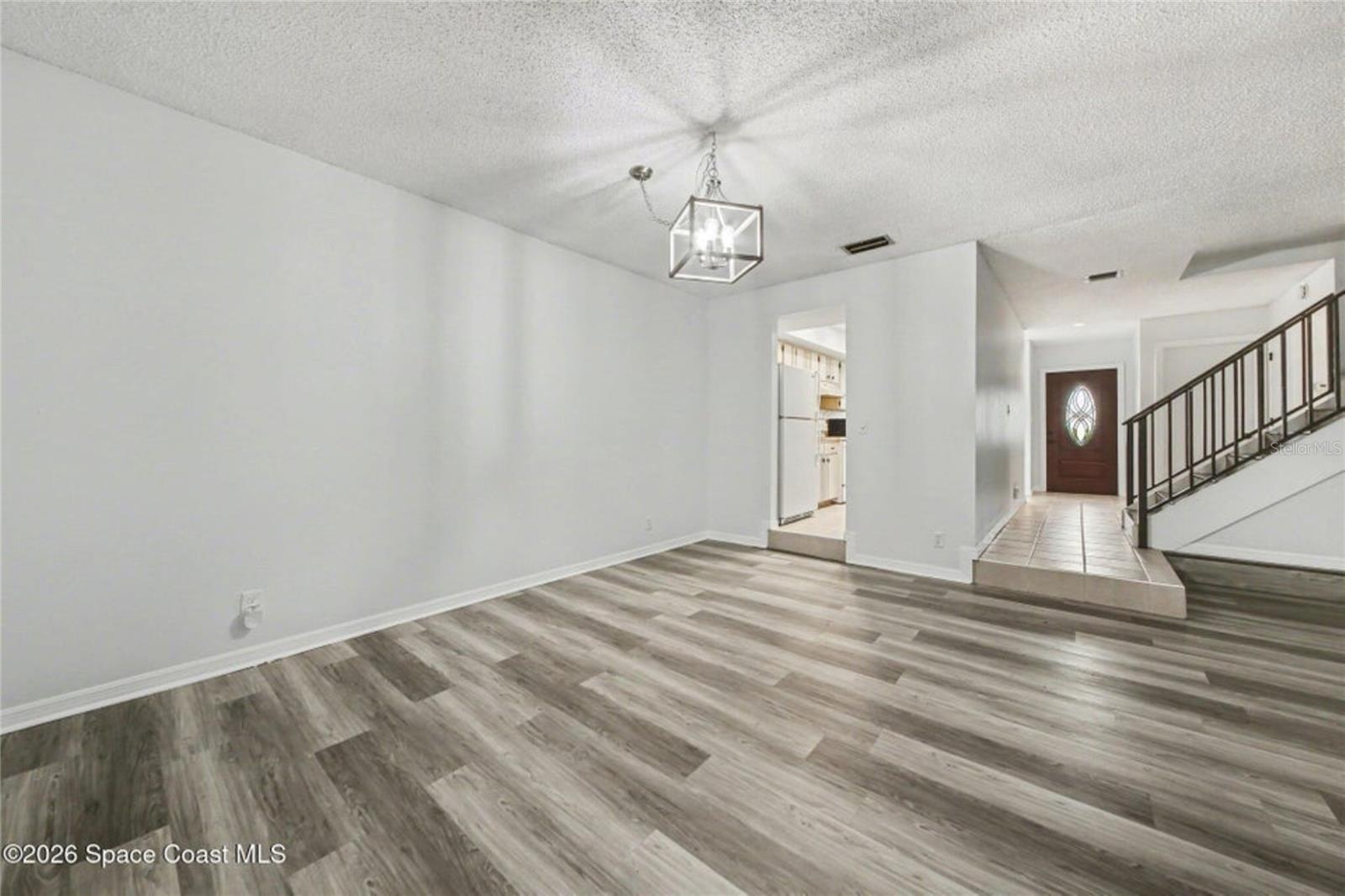 Image 6 of 29 For 1987 Dipol Court