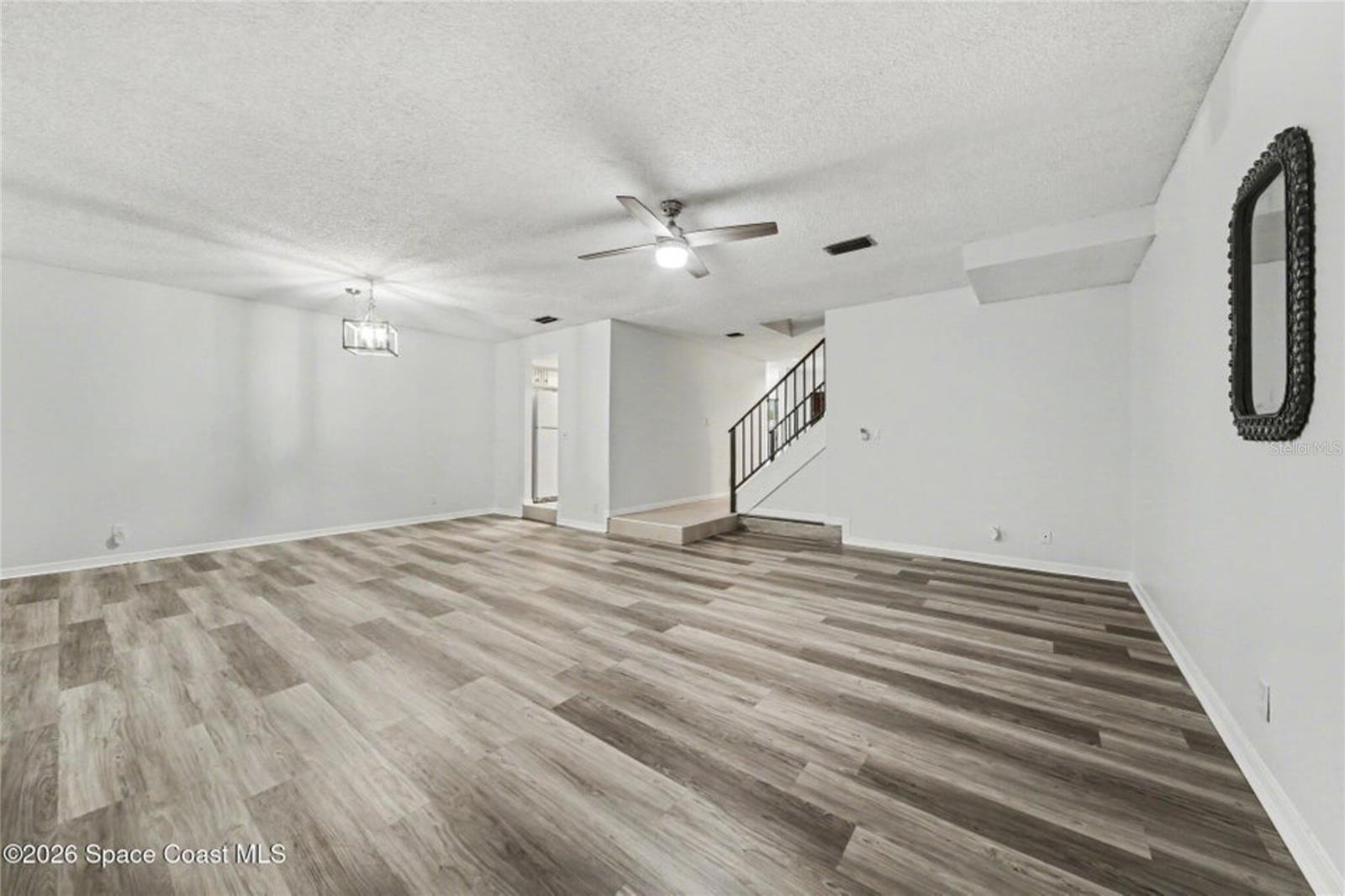 Image 7 of 29 For 1987 Dipol Court