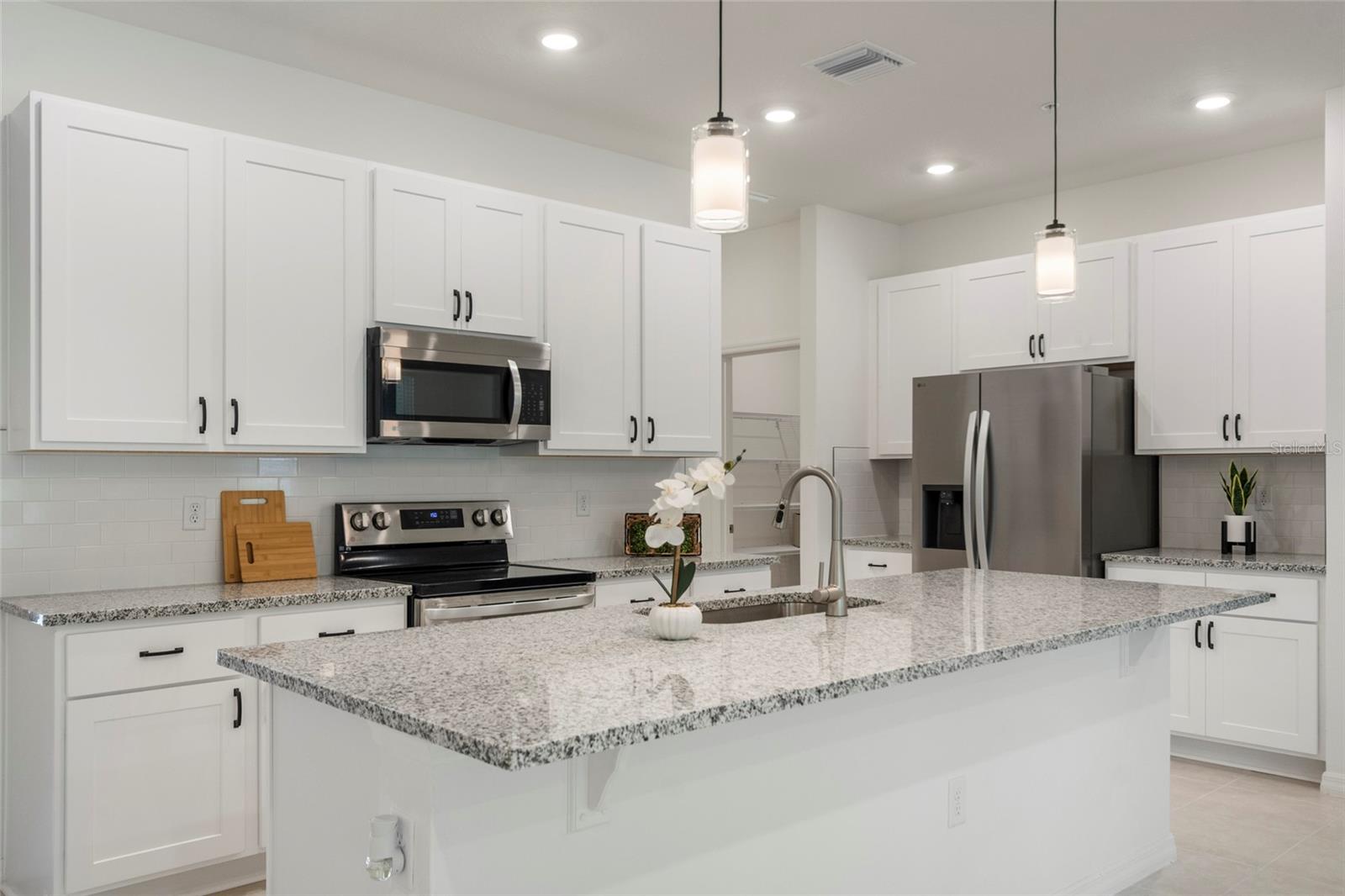 Image 7 of 50 For 5273 Luisa Court