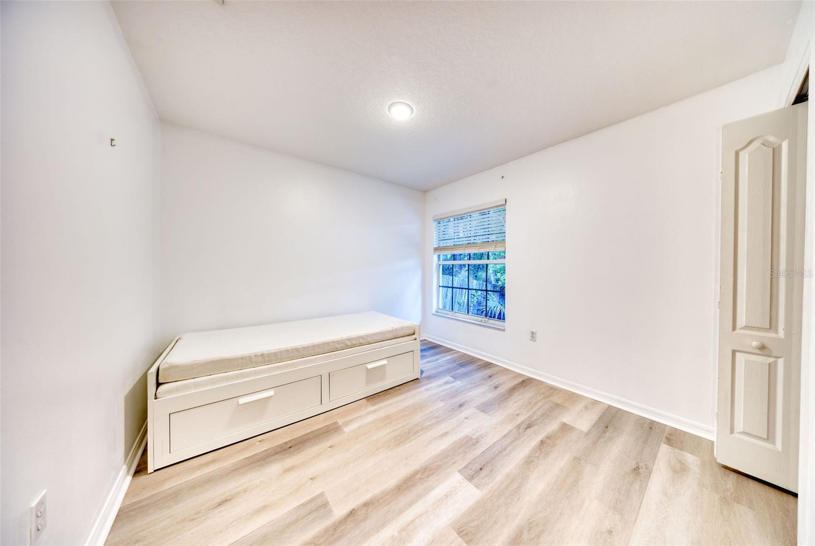 Image 22 of 37 For 1445 Bent Oaks Boulevard