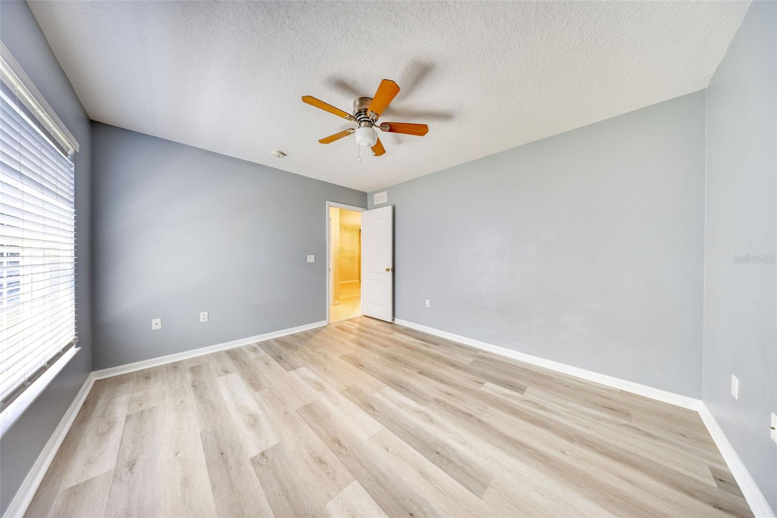 Image 26 of 37 For 1445 Bent Oaks Boulevard