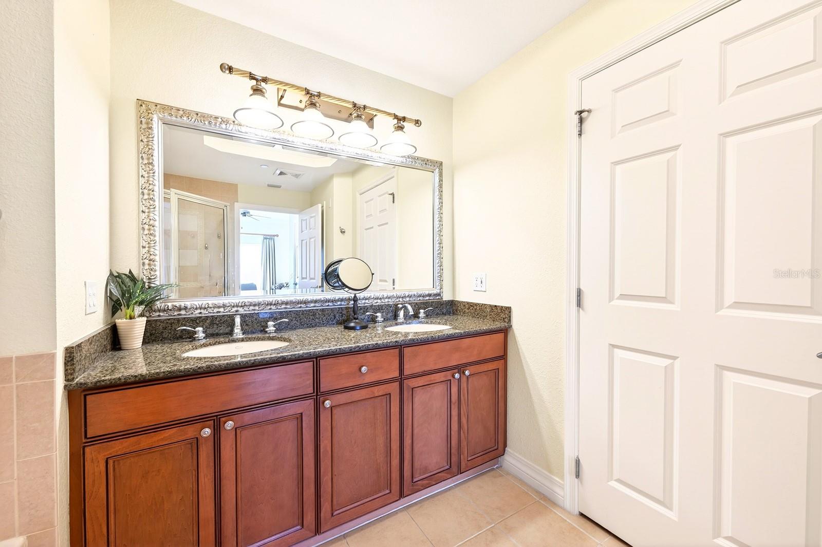 Image 17 of 35 For 7612 Cabana Court 201