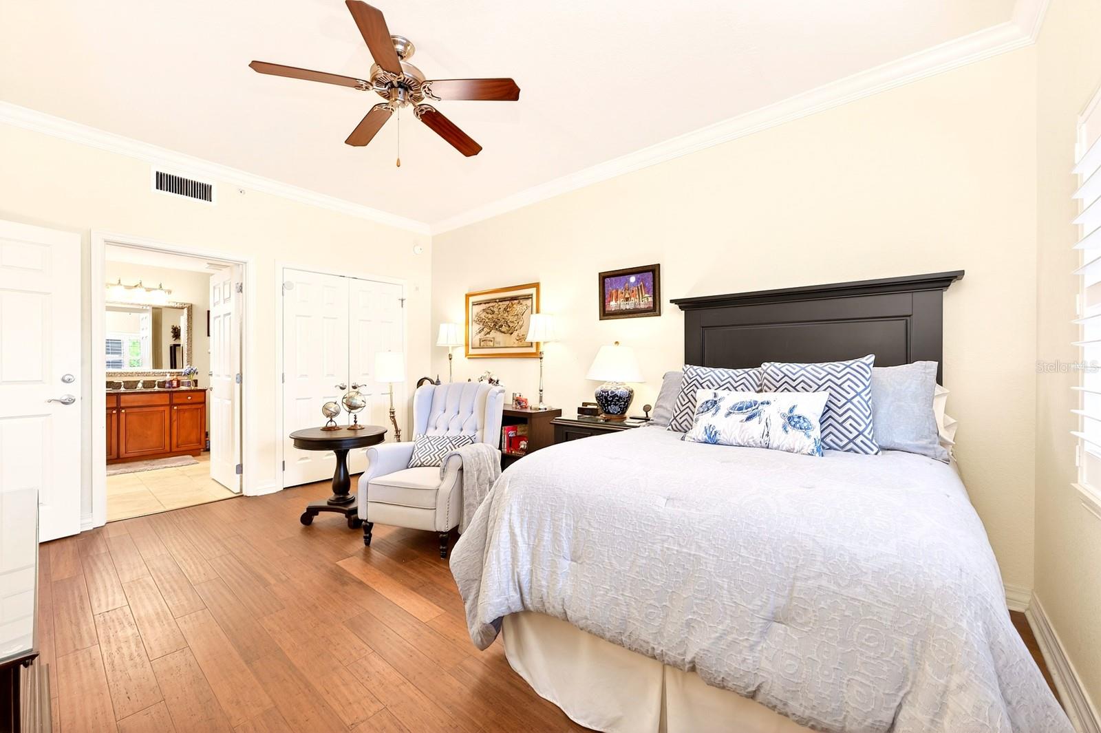 Image 23 of 35 For 7612 Cabana Court 201