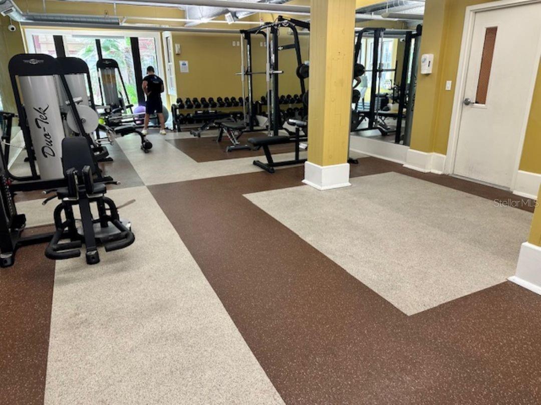 Image 33 of 34 For 911 Orange Avenue 520