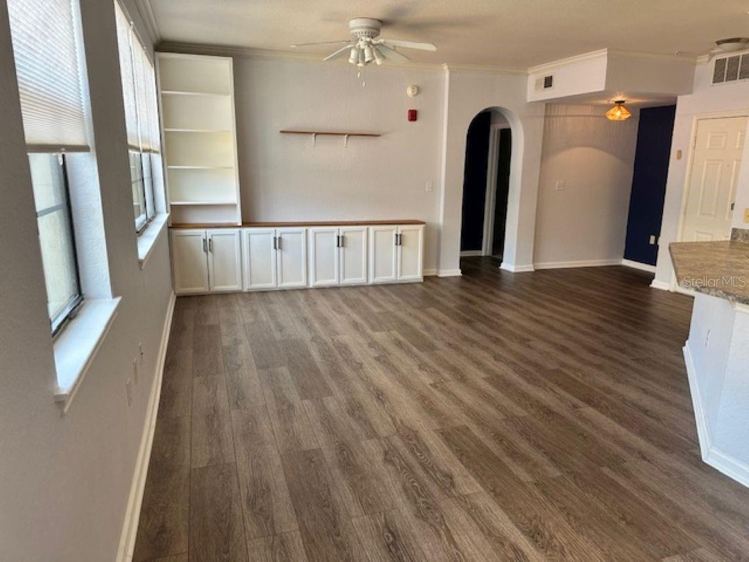 Image 5 of 34 For 911 Orange Avenue 520