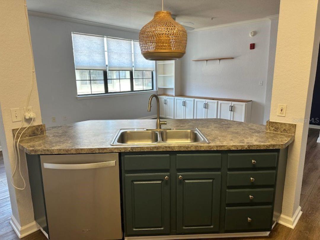 Image 6 of 34 For 911 Orange Avenue 520