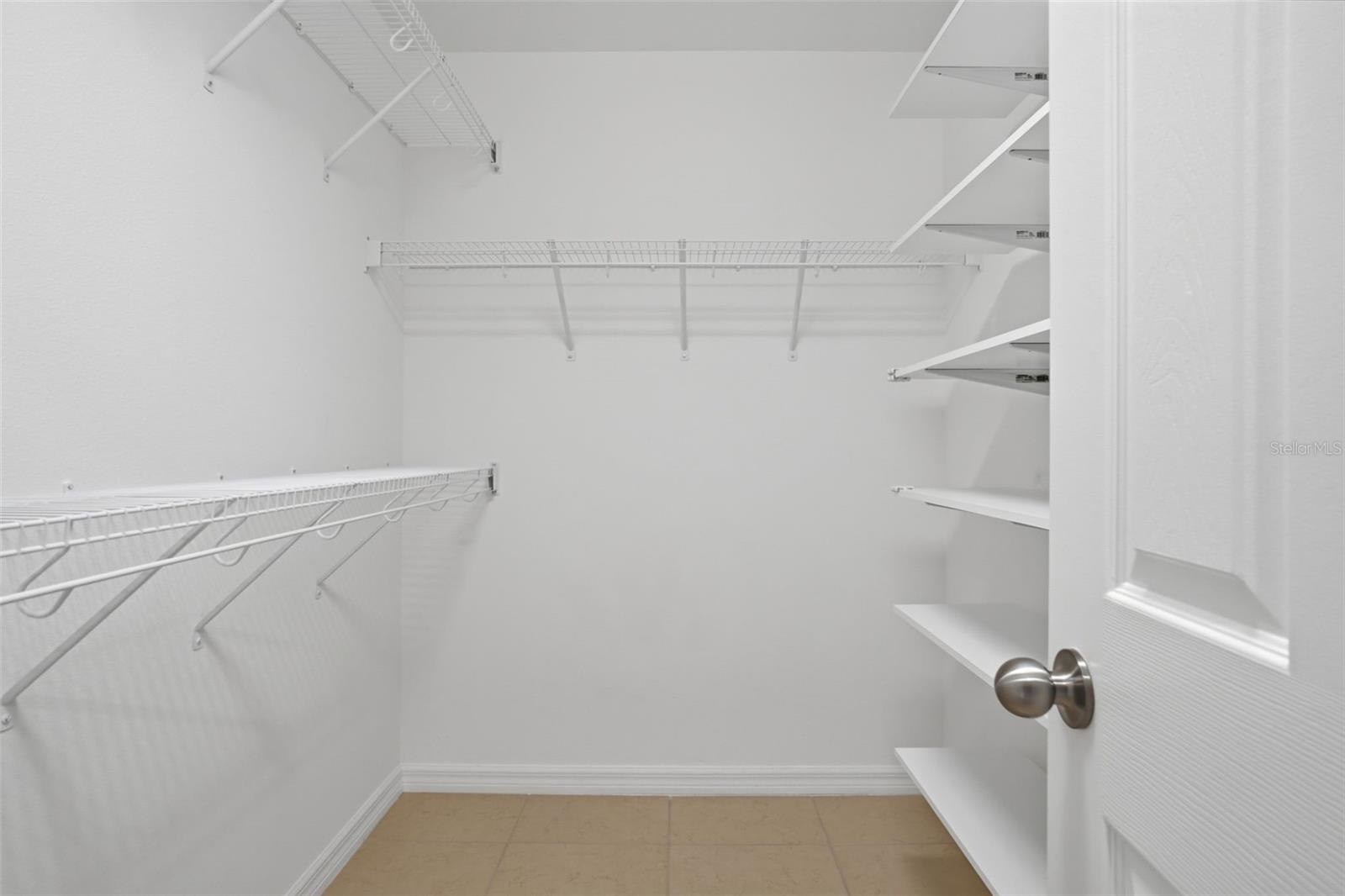 Image 14 of 23 For 9915 Highland Sky Alley