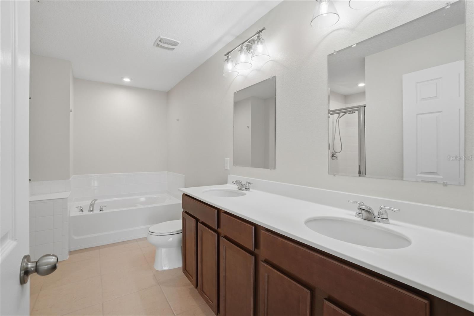 Image 15 of 23 For 9915 Highland Sky Alley