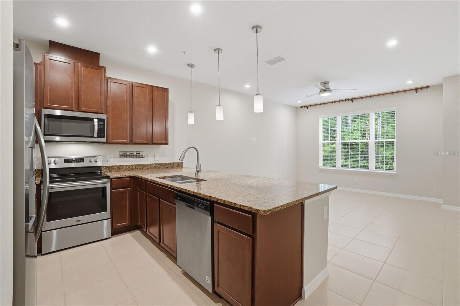 Image 8 of 23 For 9915 Highland Sky Alley