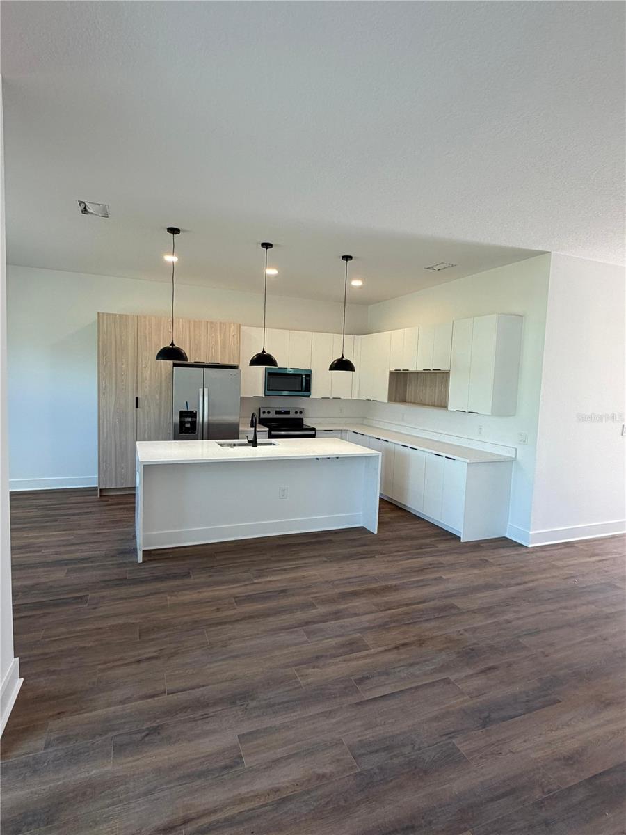 Image 16 of 27 For 162 Romany Loop