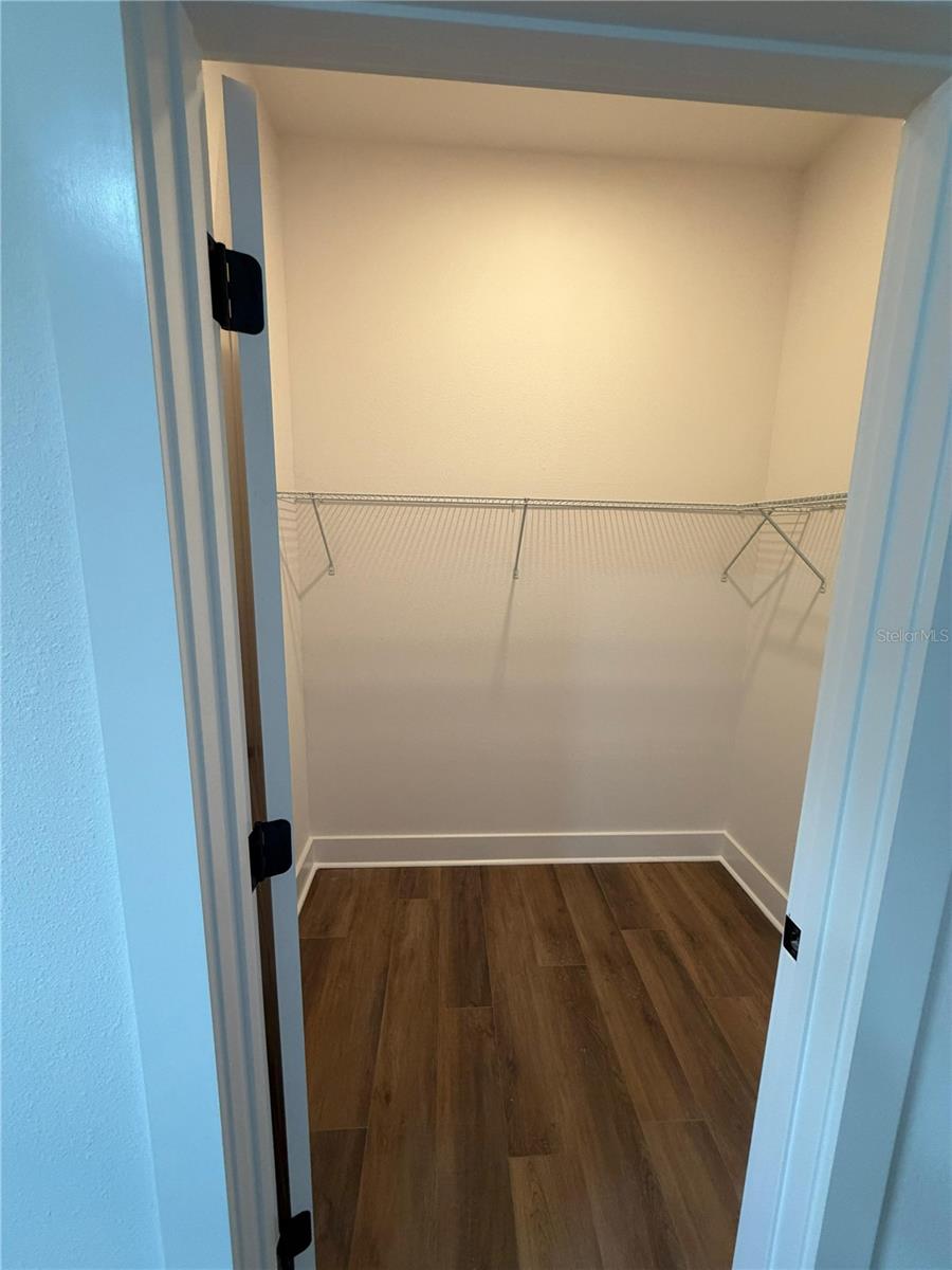 Image 18 of 27 For 162 Romany Loop