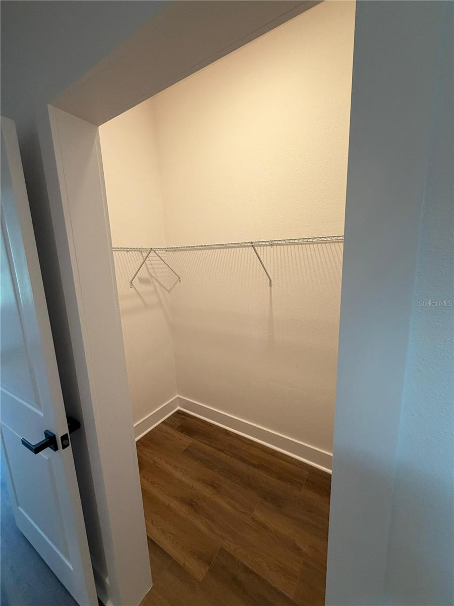 Image 21 of 27 For 162 Romany Loop