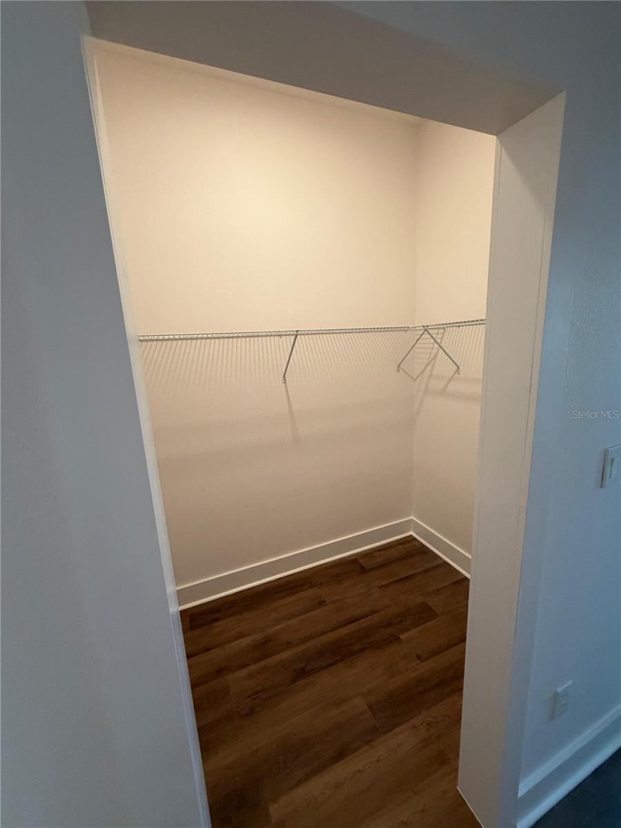 Image 23 of 27 For 162 Romany Loop