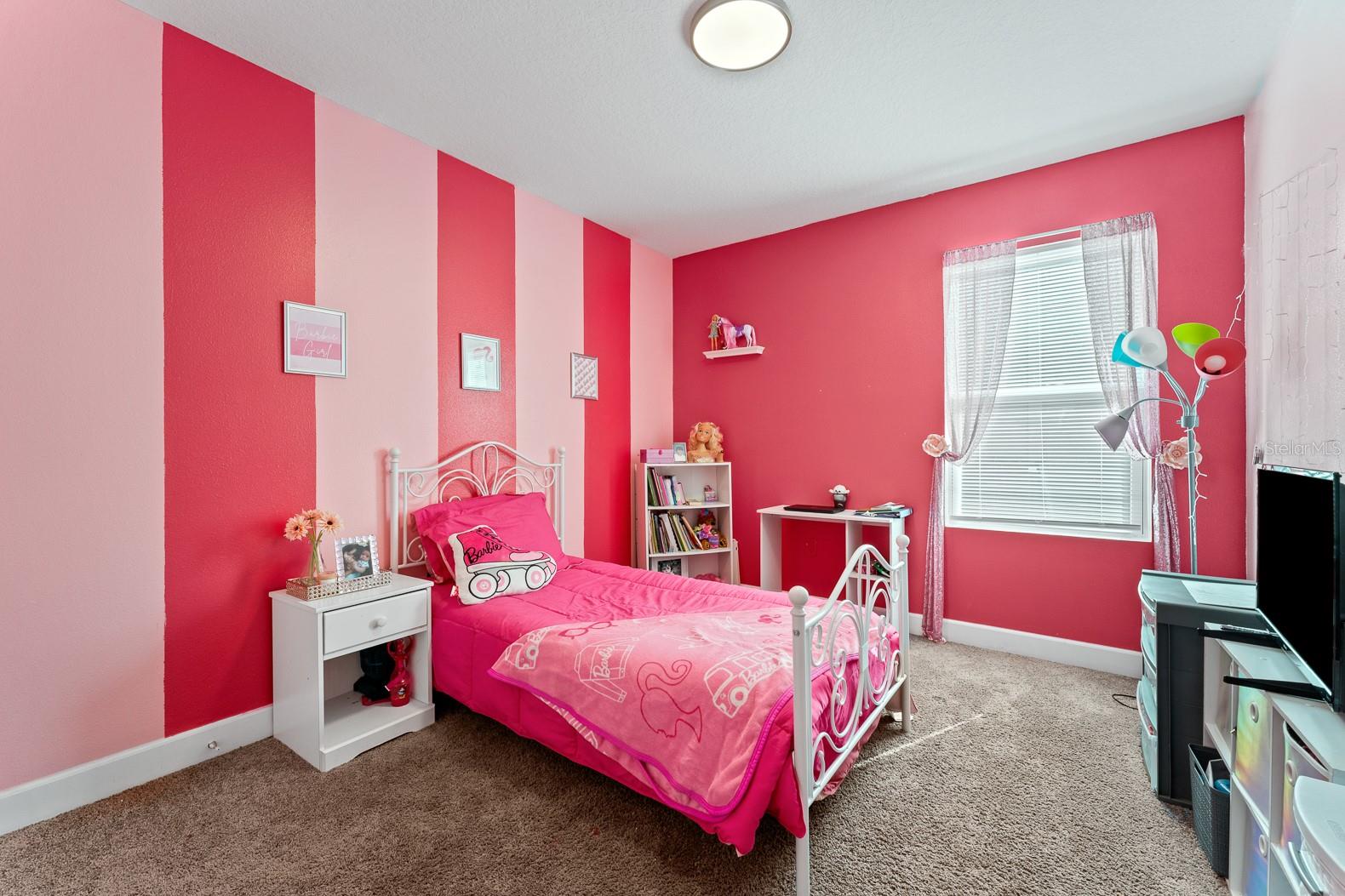 Image 11 of 27 For 242 Main Street E