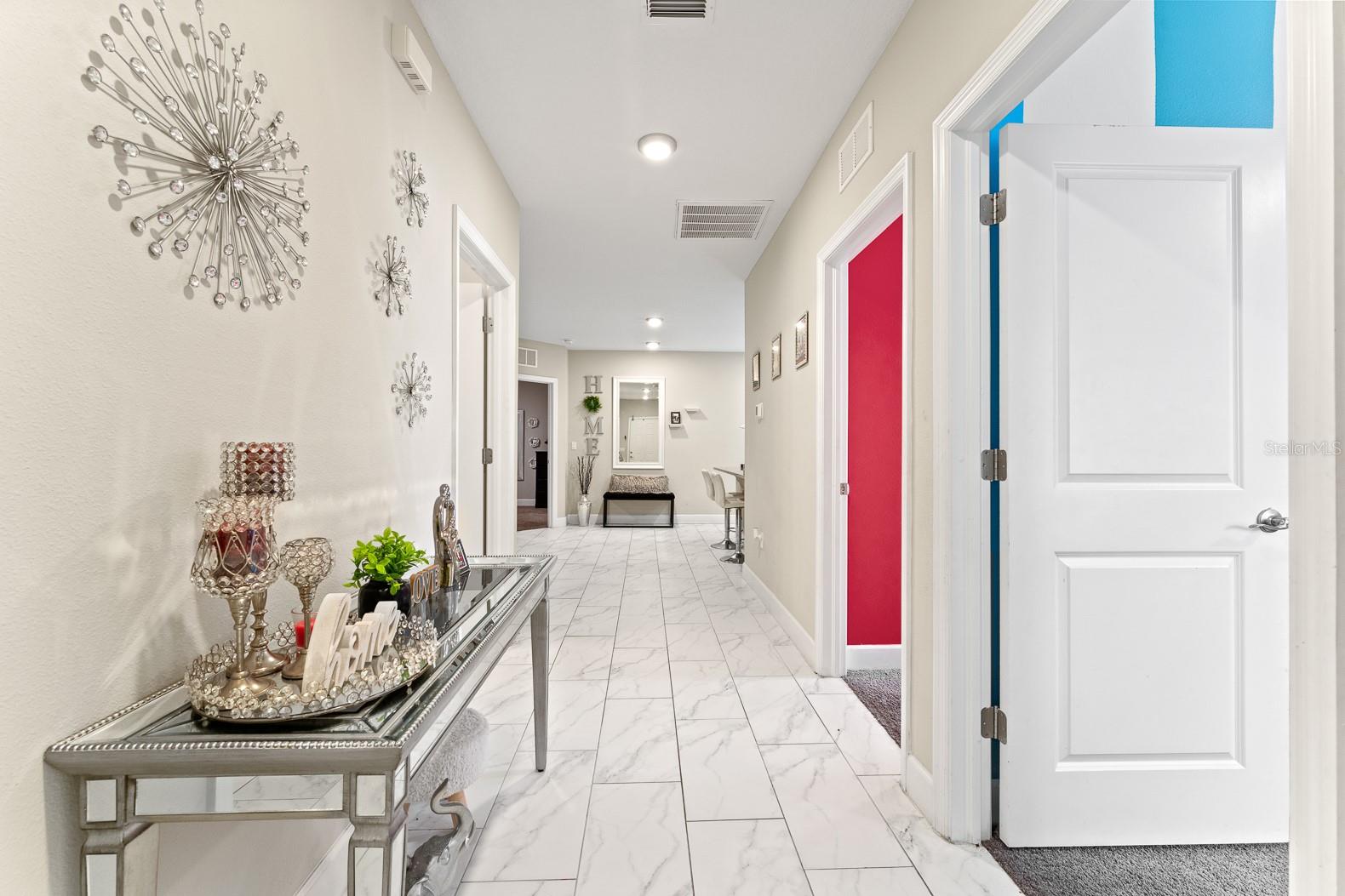 Image 9 of 27 For 242 Main Street E