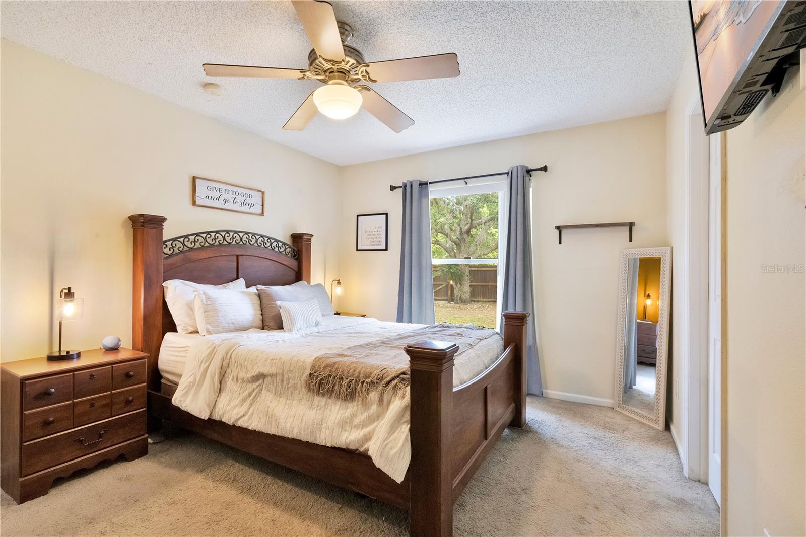 Image 12 of 32 For 127 Laurel Ridge Avenue