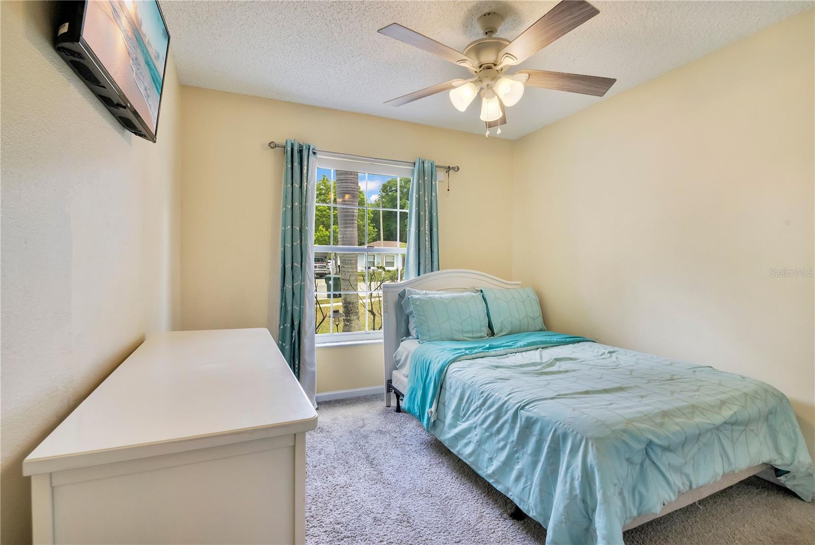 Image 16 of 32 For 127 Laurel Ridge Avenue