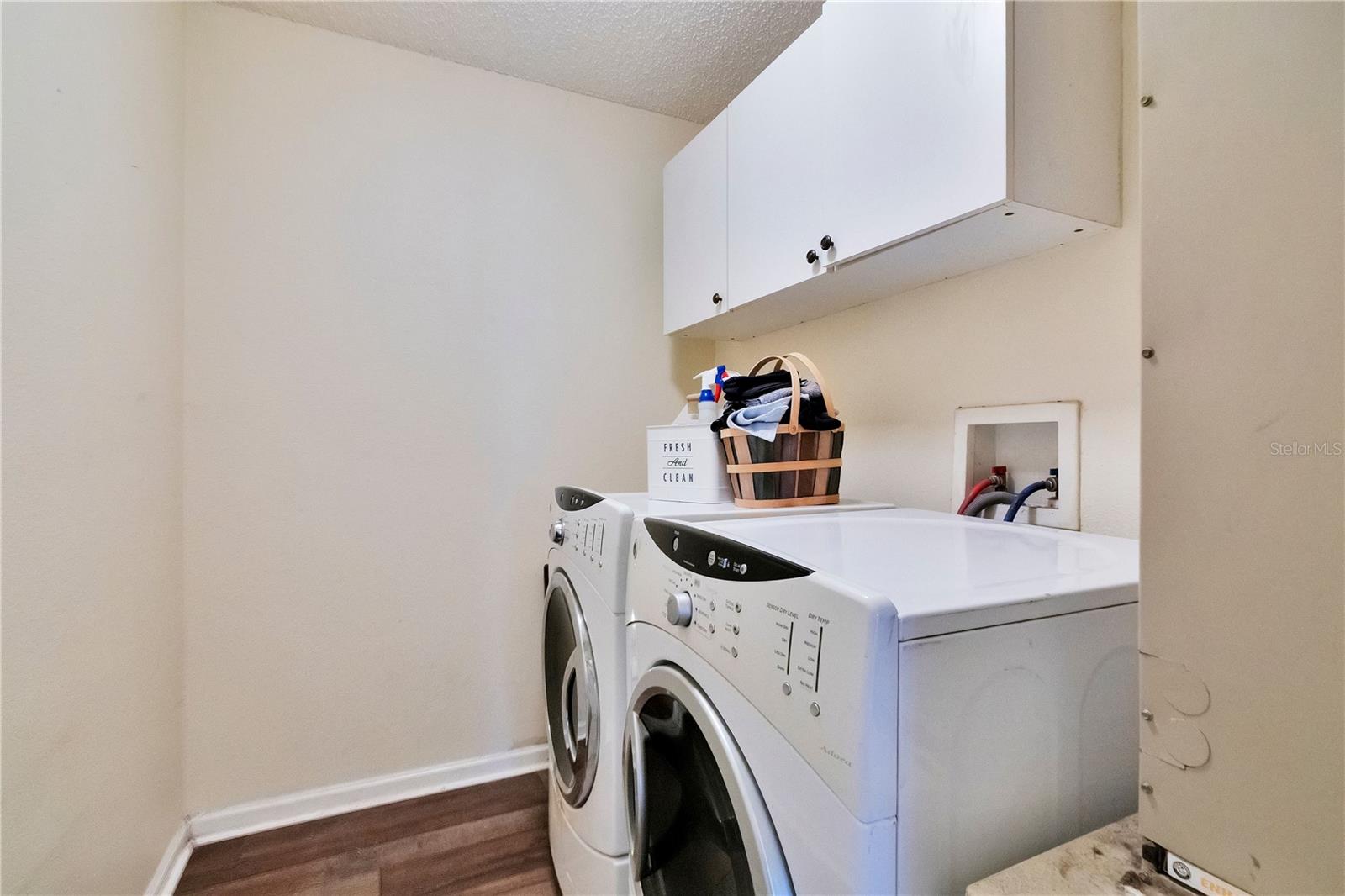 Image 18 of 32 For 127 Laurel Ridge Avenue