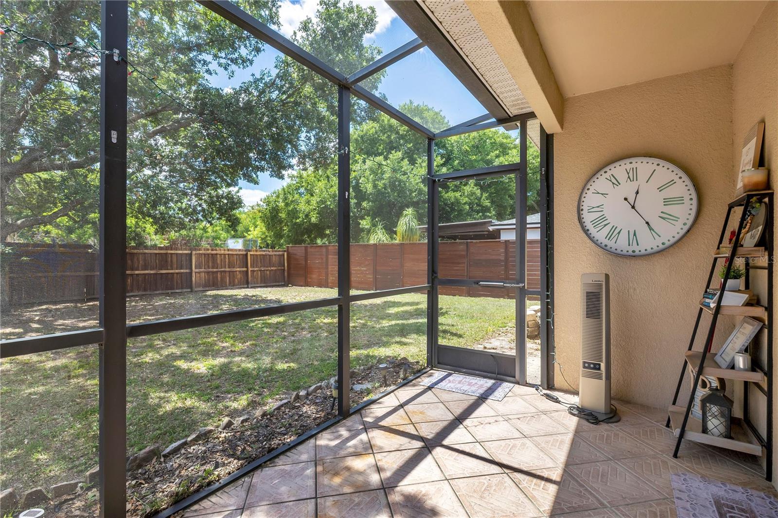 Image 19 of 32 For 127 Laurel Ridge Avenue