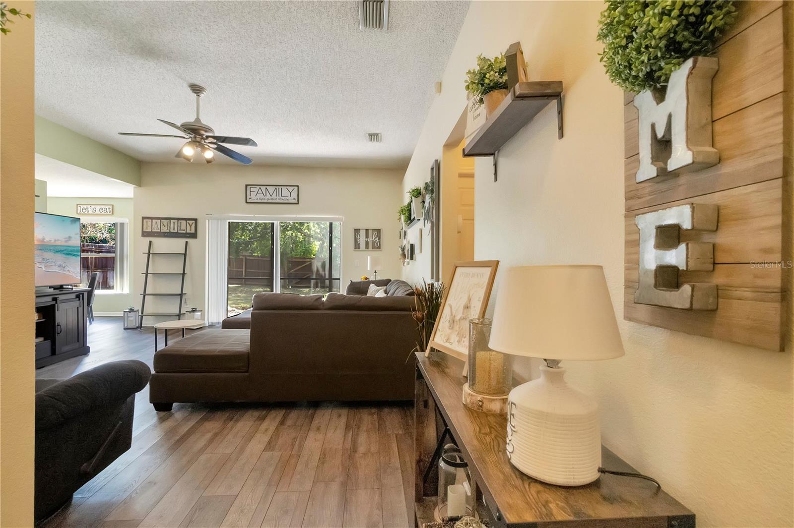 Image 4 of 32 For 127 Laurel Ridge Avenue