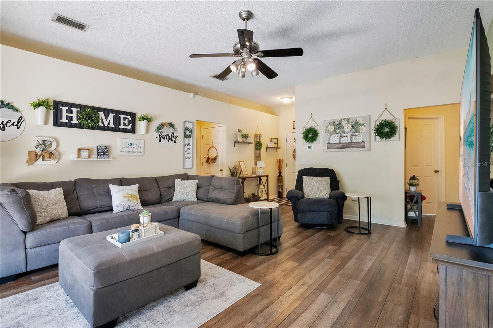 Image 6 of 32 For 127 Laurel Ridge Avenue