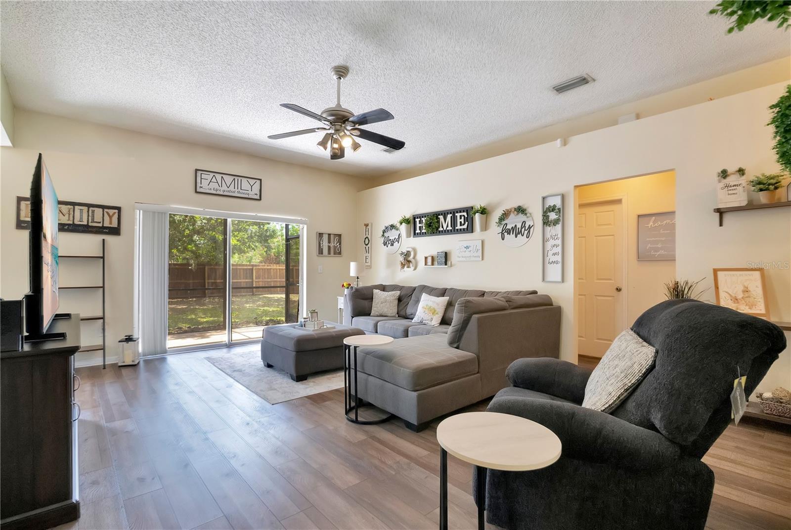 Image 7 of 32 For 127 Laurel Ridge Avenue