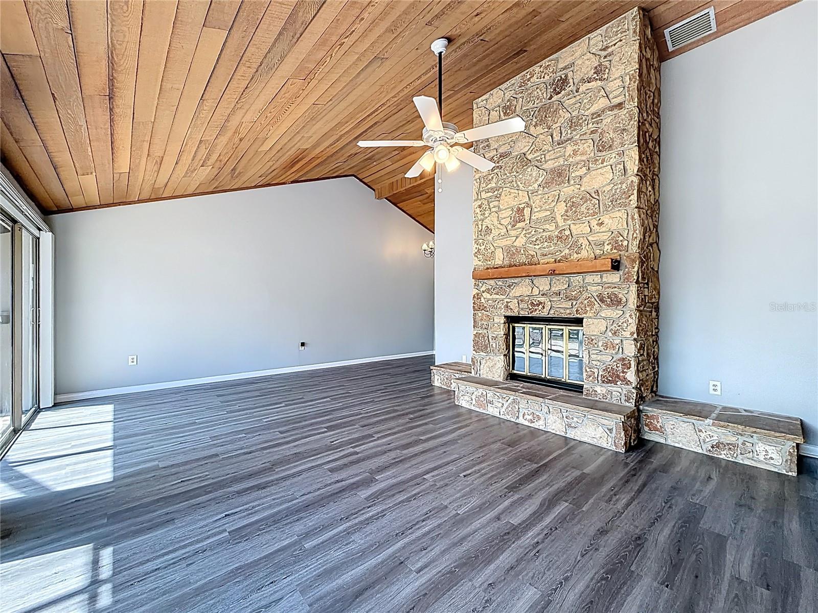 Image 13 of 69 For 1921 Abbington Street 23c