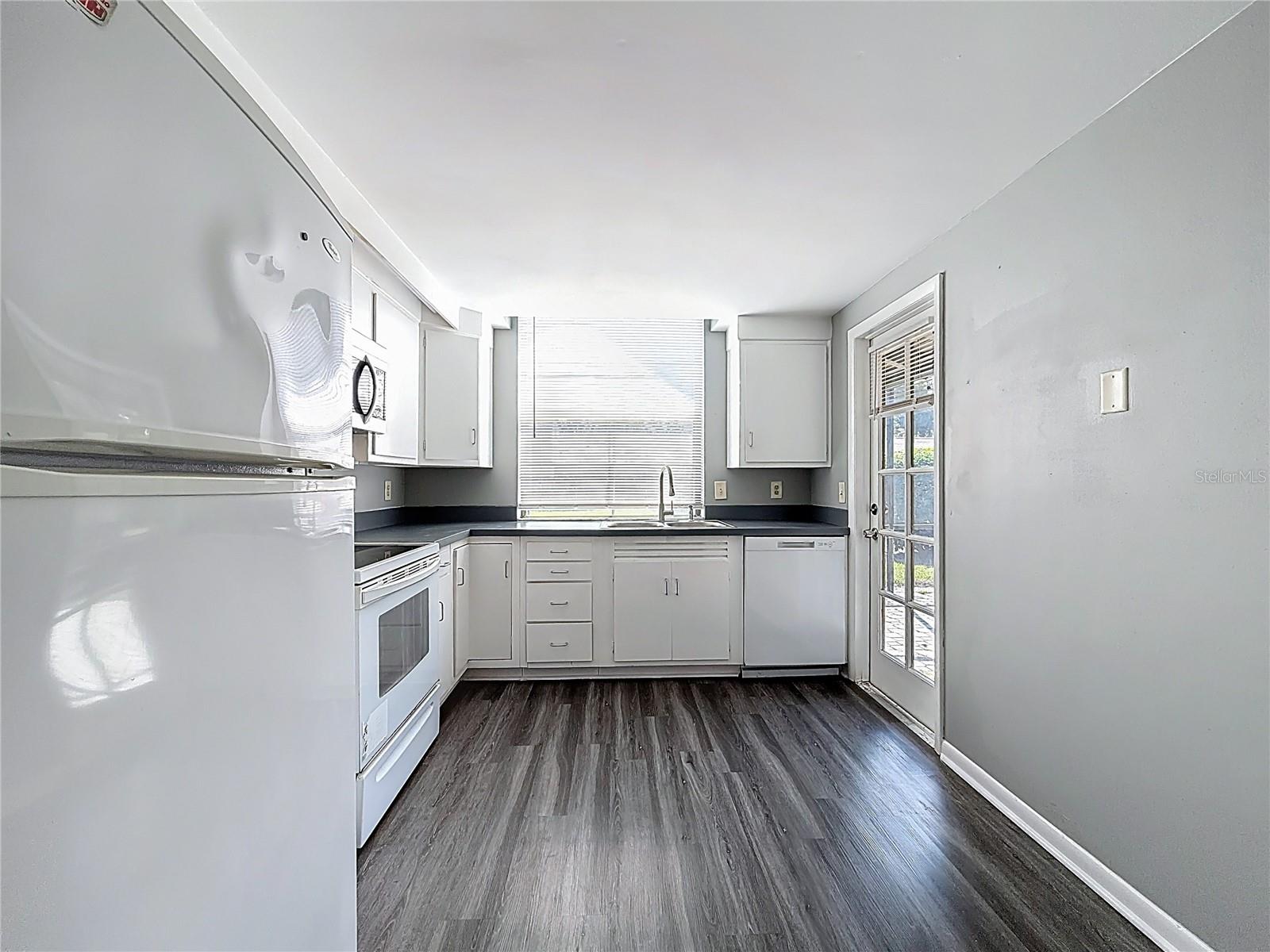 Image 20 of 69 For 1921 Abbington Street 23c