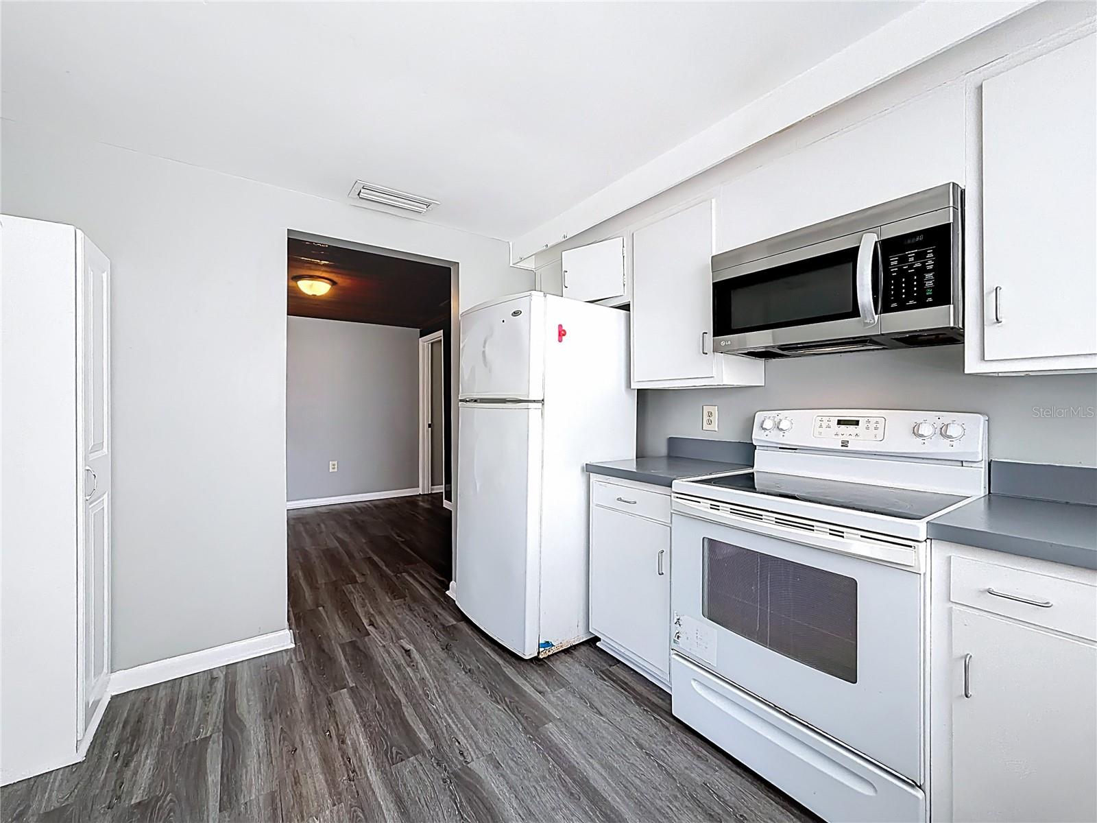 Image 24 of 69 For 1921 Abbington Street 23c