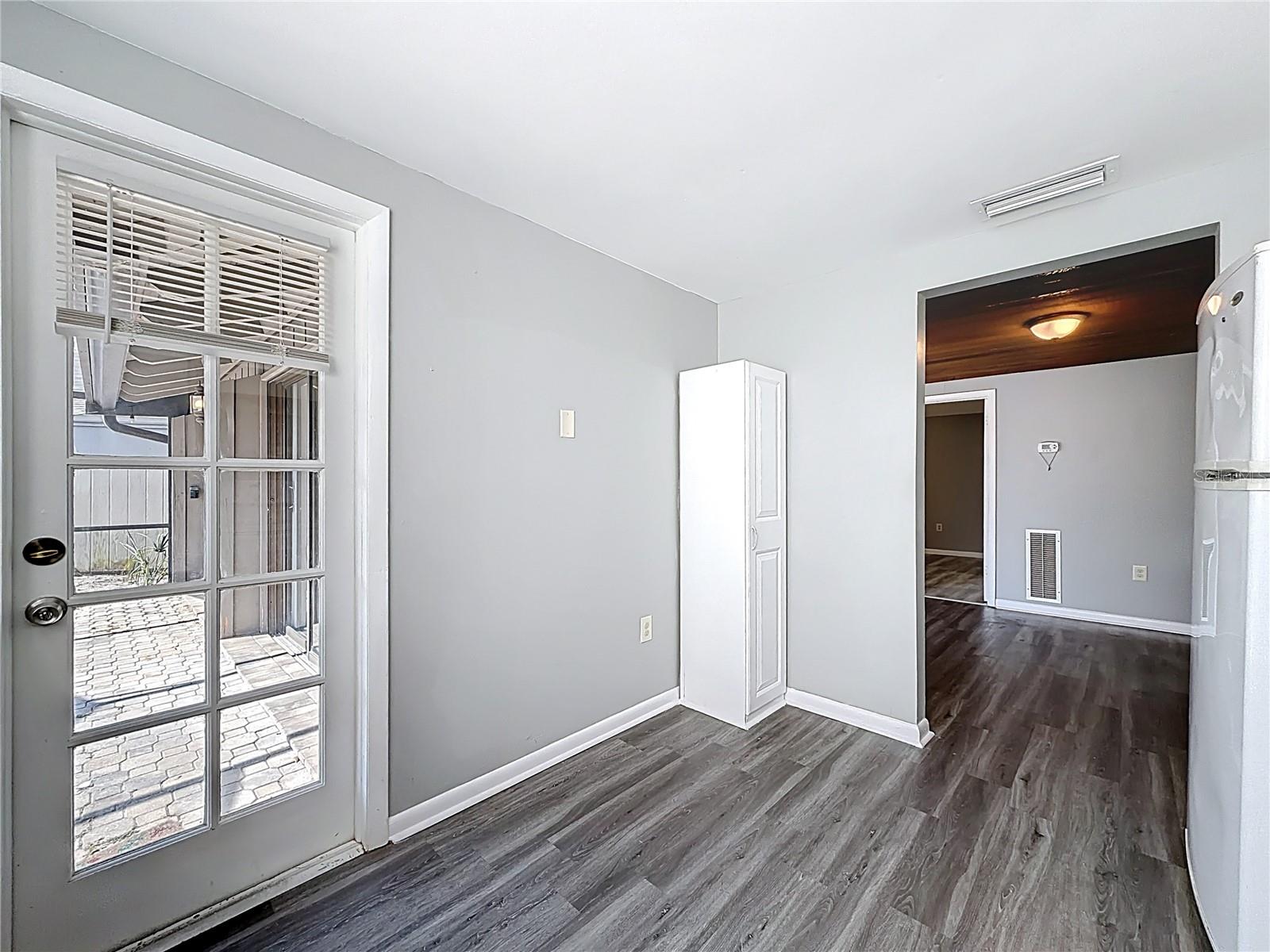 Image 27 of 69 For 1921 Abbington Street 23c