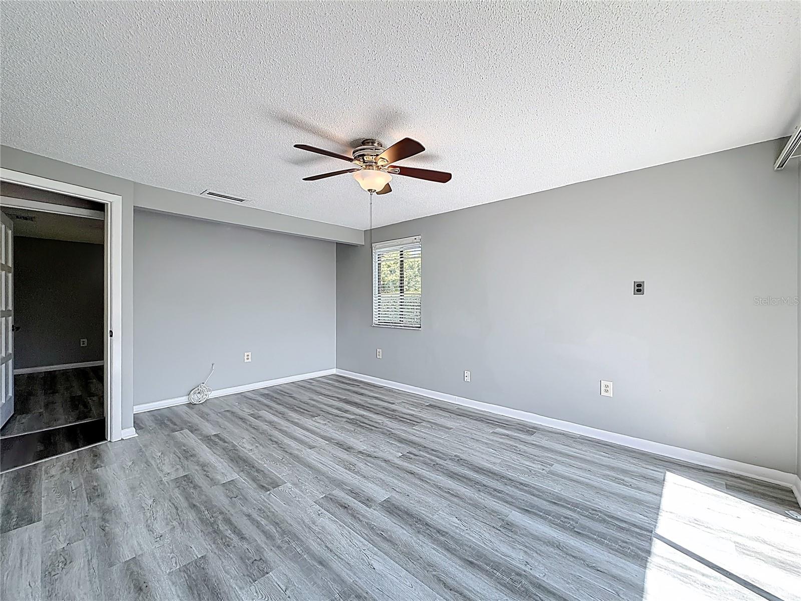 Image 40 of 69 For 1921 Abbington Street 23c