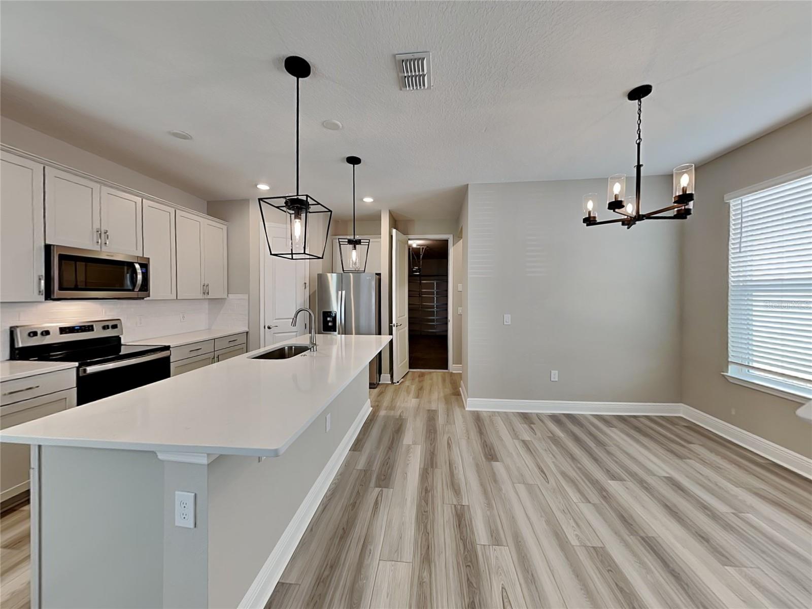 Image 5 of 15 For 14384 Braemar Street