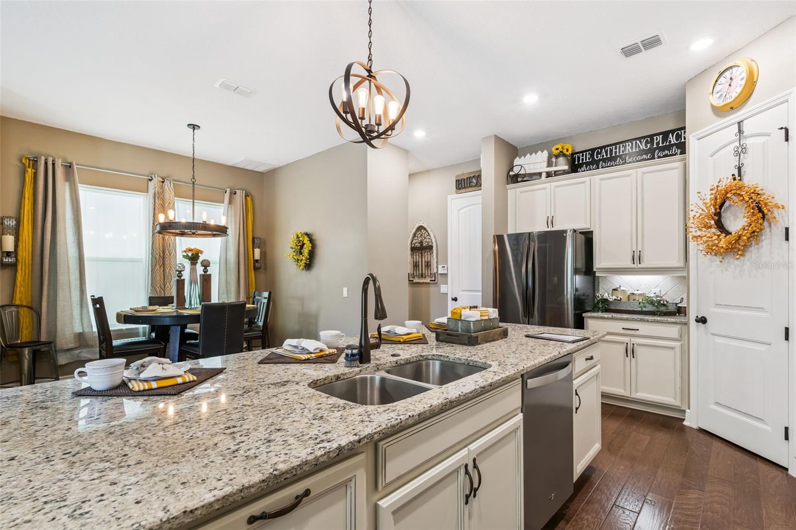 Image 10 of 50 For 9354 Meadow Hunt Way