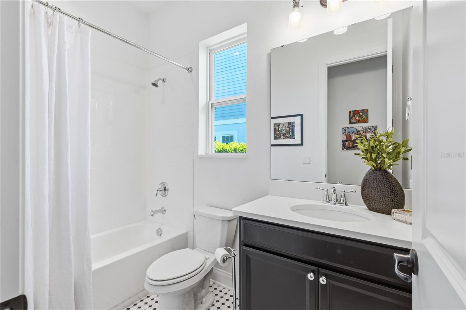 Image 22 of 58 For 12724 Bovet Avenue