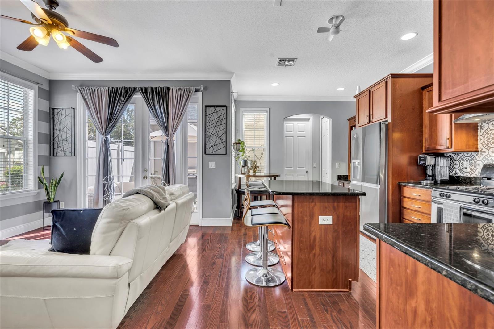 Image 10 of 29 For 1261 Indiana Avenue