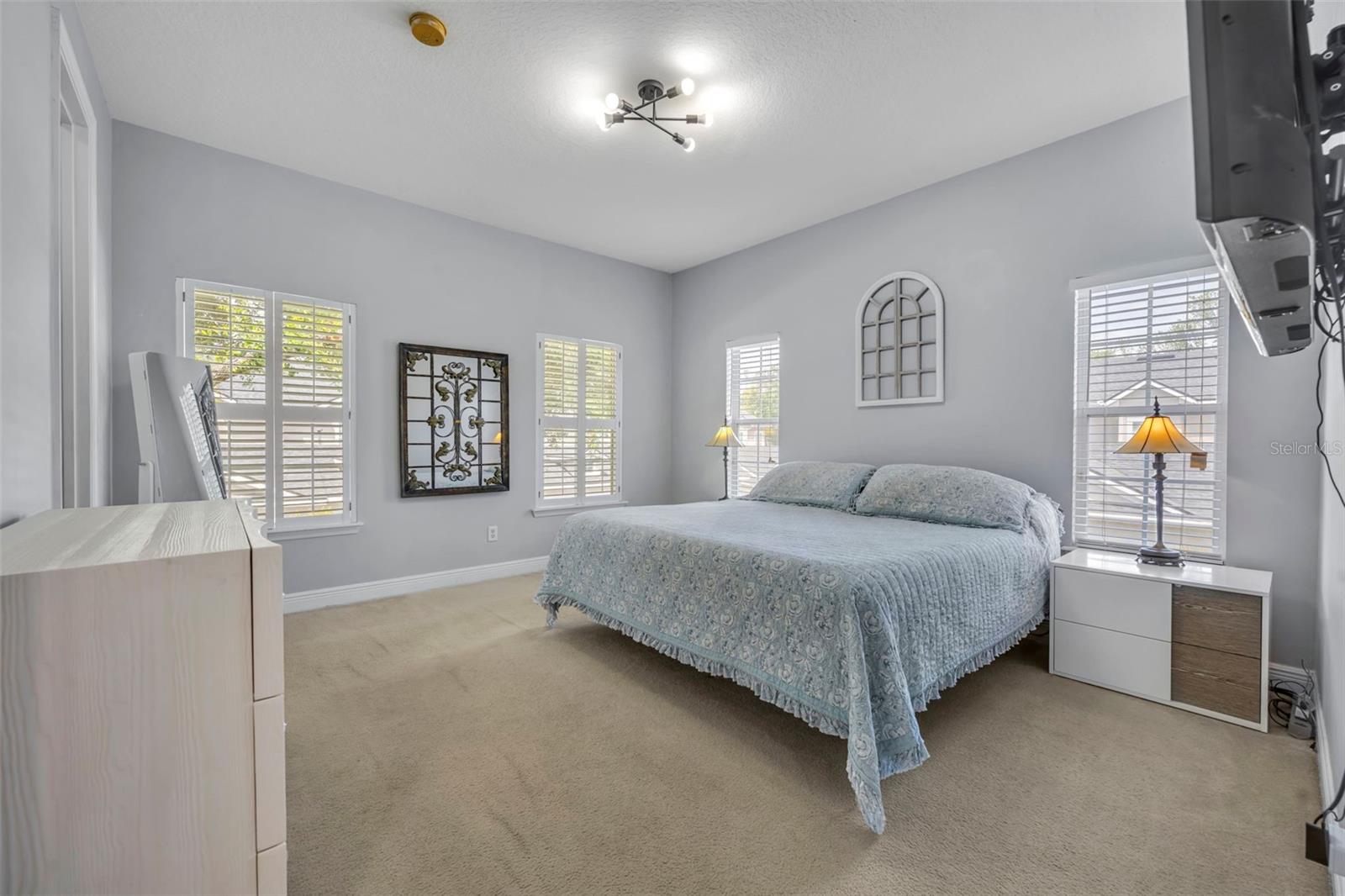 Image 18 of 29 For 1261 Indiana Avenue