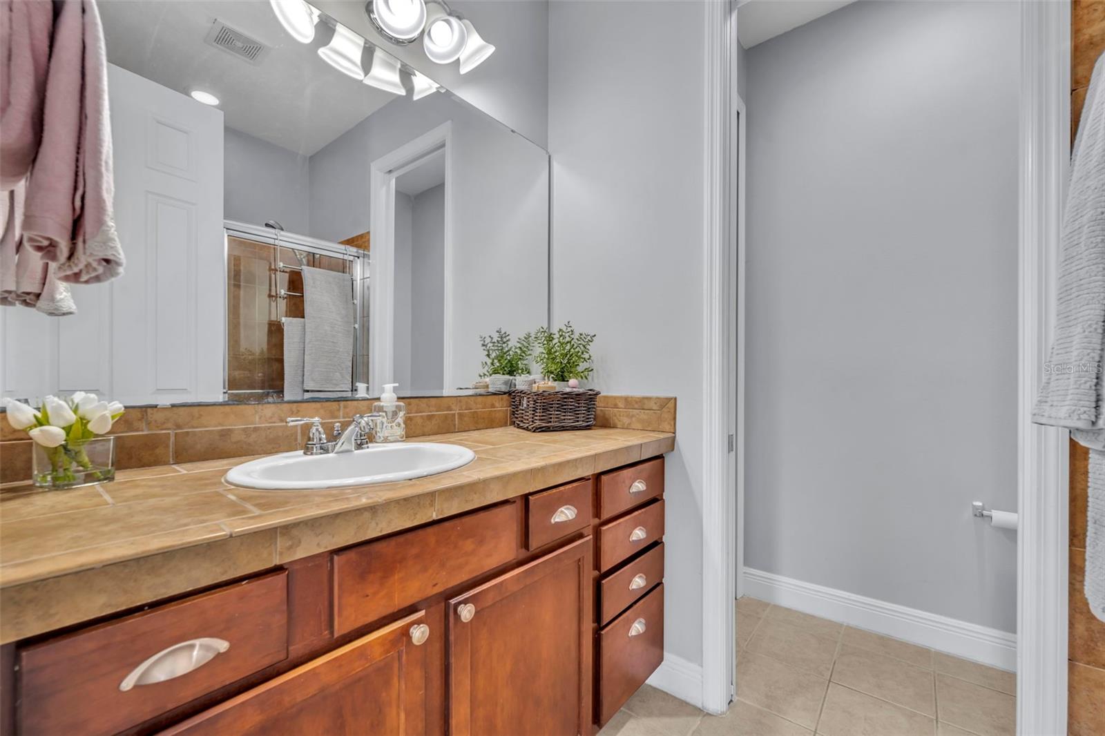 Image 20 of 29 For 1261 Indiana Avenue