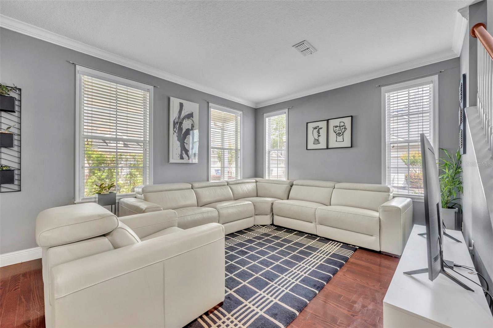 Image 5 of 29 For 1261 Indiana Avenue